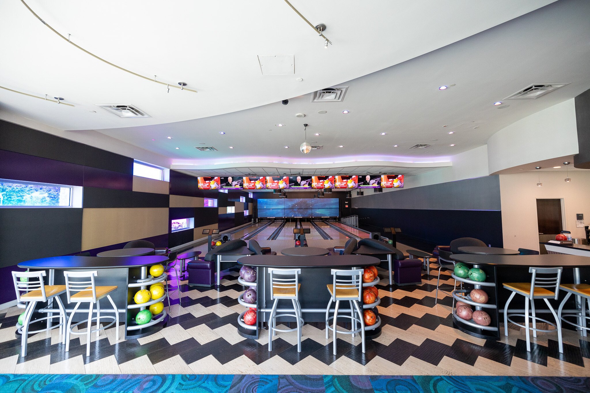 riverside-epicenter-bowling-alley-07